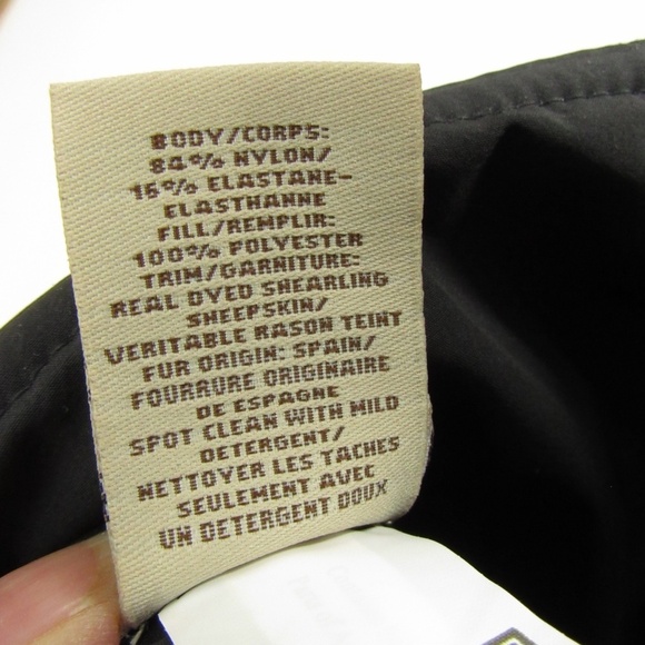 UGG Black Quilt Pattern Hat w/ Pom Pom O/S - Picture 13 of 13